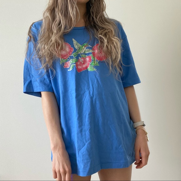 Vintage 90/'s Blue Floral Hummingbird Embroidered Short Sleeve Knit Top
